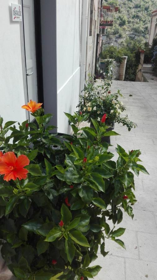Only For Two Giumbabulla Hotel Ragusa Bagian luar foto